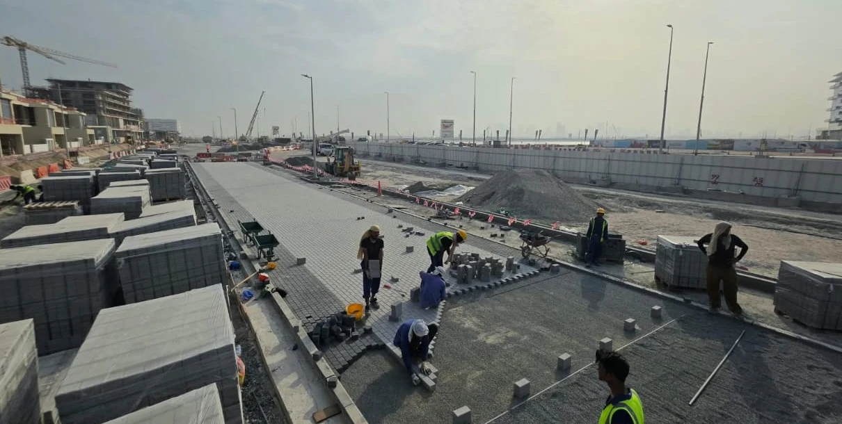 Kerbstone and cycle-track interlock project image